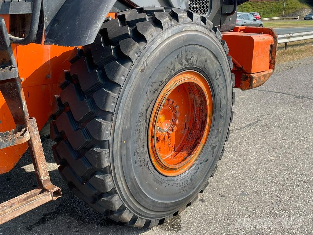 Hitachi ZW180-5B Φορτωτές με λάστιχα (Τροχοφόροι)