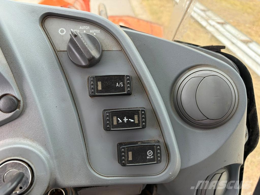 Hitachi ZW180-5B Φορτωτές με λάστιχα (Τροχοφόροι)