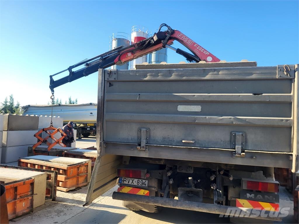 MAN TGA 26.390 6X4 BB + HR FASSI F235XP Billenő teherautók