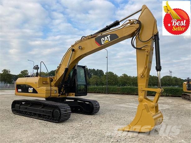 CAT 320 D L Гусеничні екскаватори