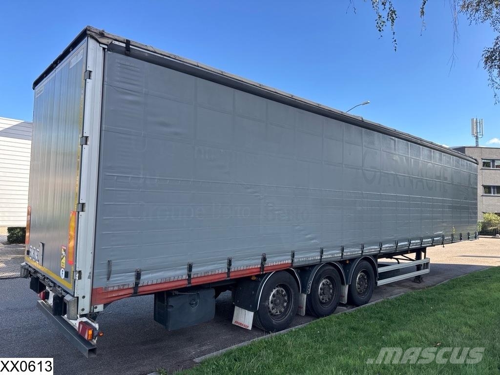 Fruehauf Tautliner Lift axle Tents puspiekabes