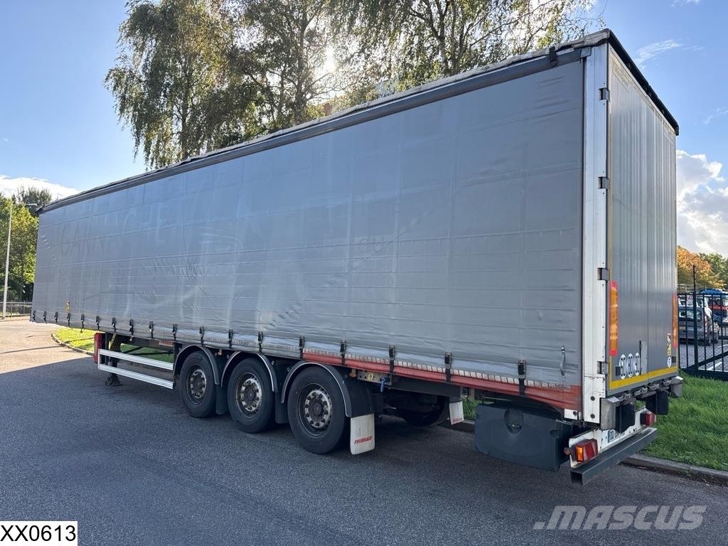 Fruehauf Tautliner Lift axle Tents puspiekabes