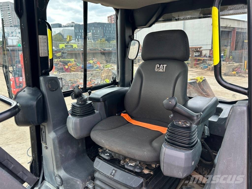 CAT D 2 LGP - Trimble Ready, USA Build, EPA Buldožeri guseničari
