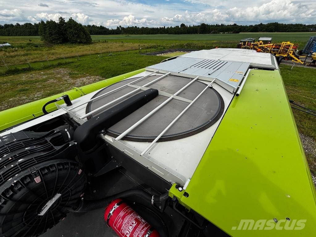 CLAAS Lexion 6900 TerraTrac Combine harvesters