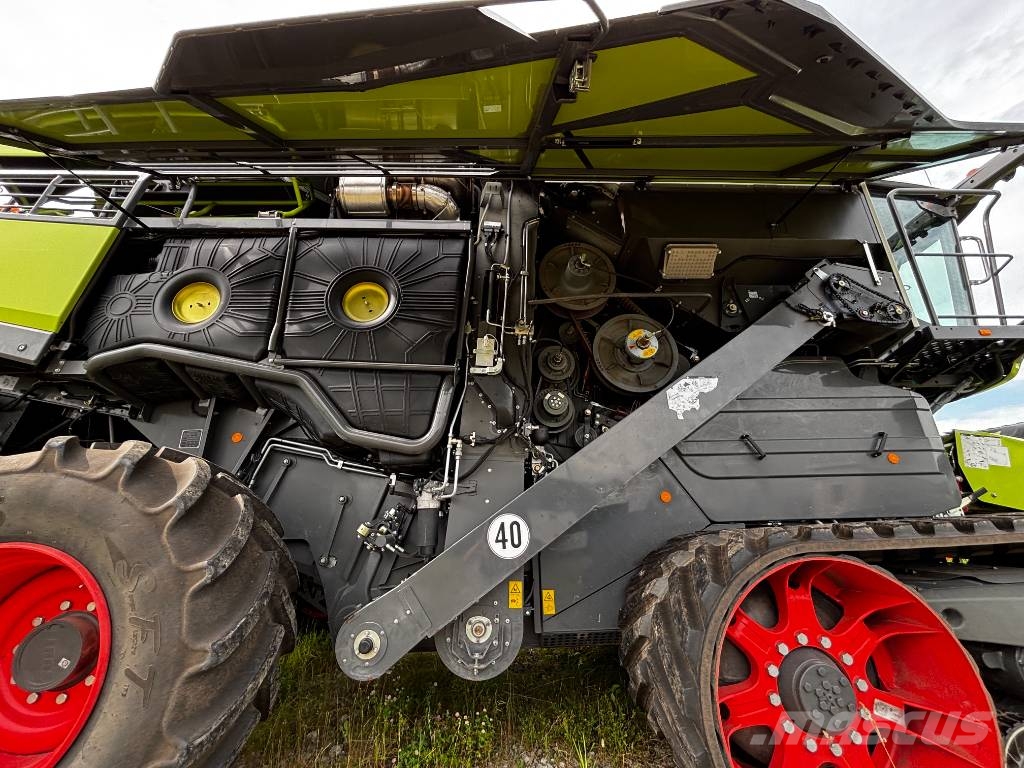 CLAAS Lexion 6900 TerraTrac Combine harvesters