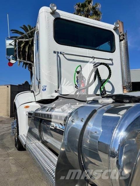 Peterbilt 384 트랙터 유닛