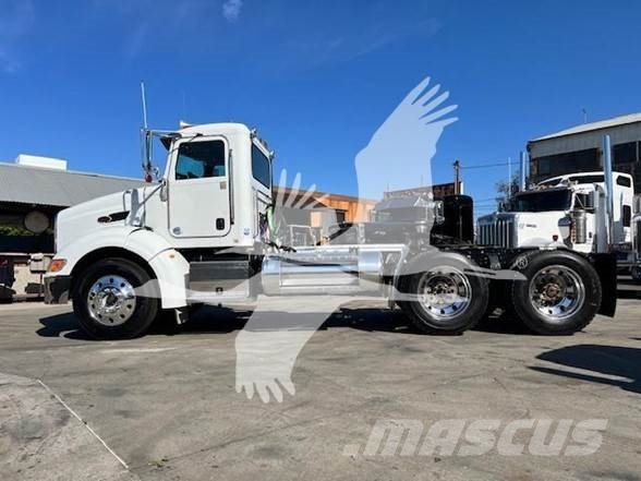 Peterbilt 384 트랙터 유닛