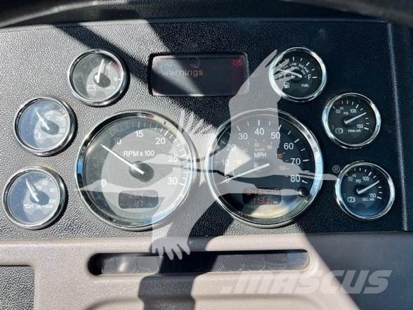 Peterbilt 384 트랙터 유닛
