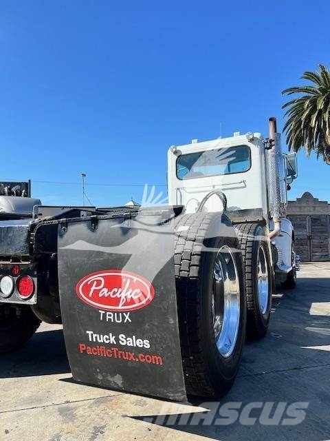 Peterbilt 384 트랙터 유닛