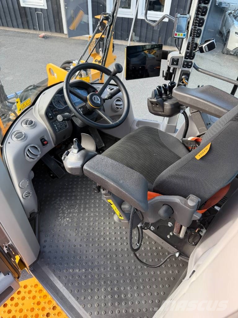 Volvo L120H 1859tim all utrustning + L5 däck Pyöräkuormaajat