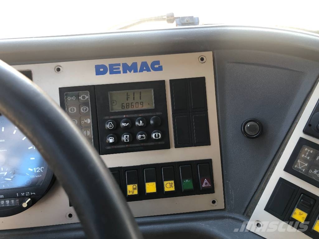 Demag AC 100 越野起重機