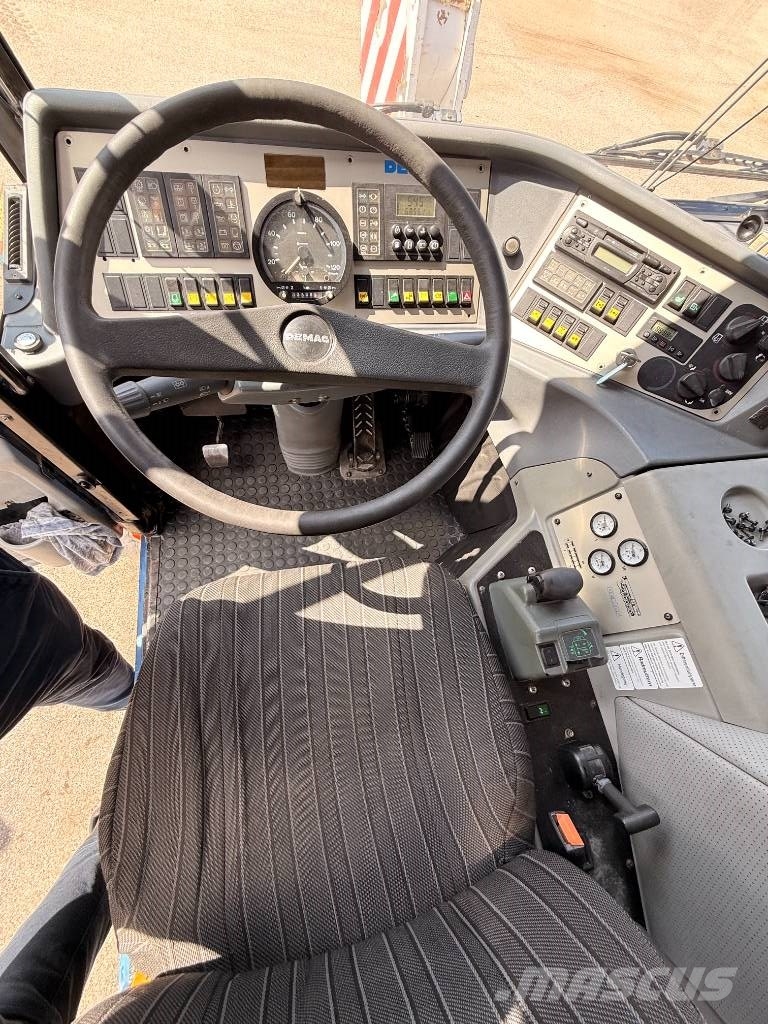 Demag AC 100 越野起重機