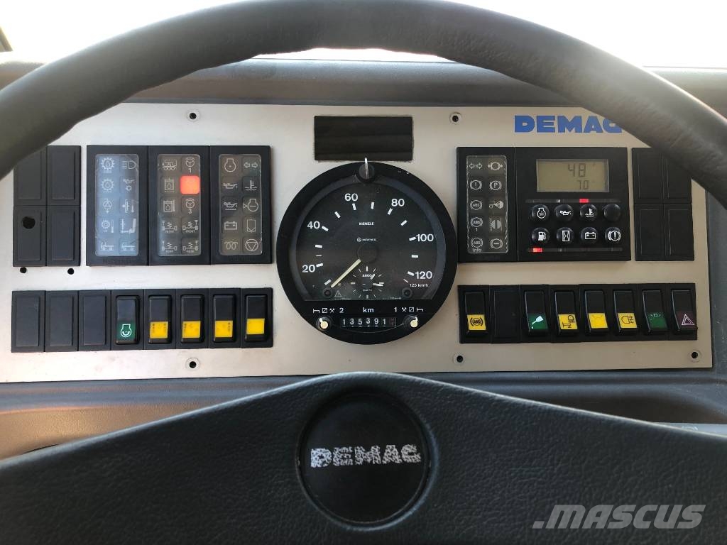 Demag AC 100 越野起重機