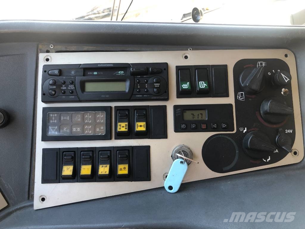 Demag AC 100 越野起重機
