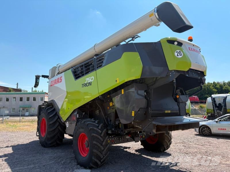 CLAAS TRION 750 حصادات