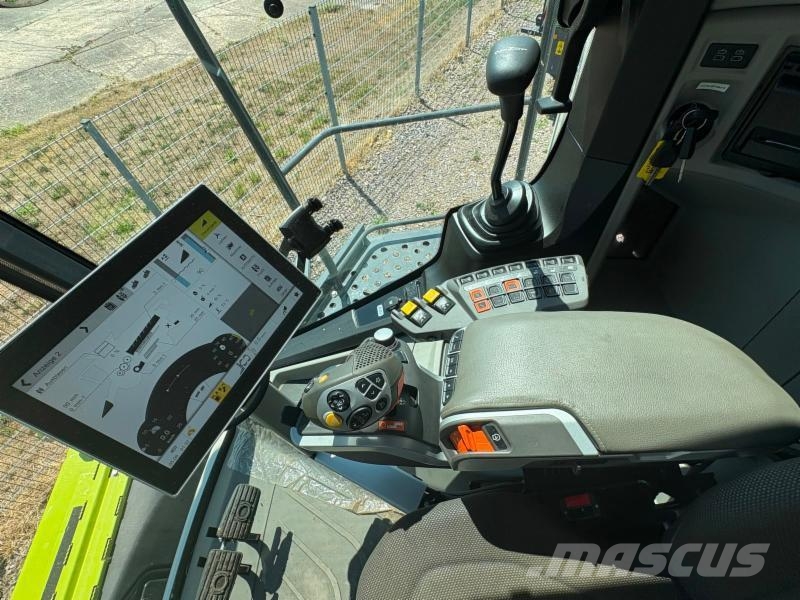 CLAAS TRION 750 حصادات