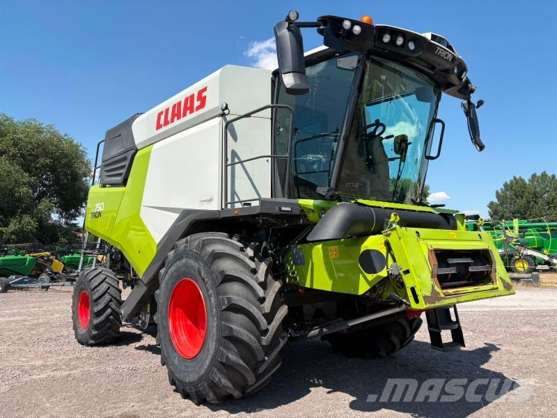 CLAAS TRION 750 حصادات
