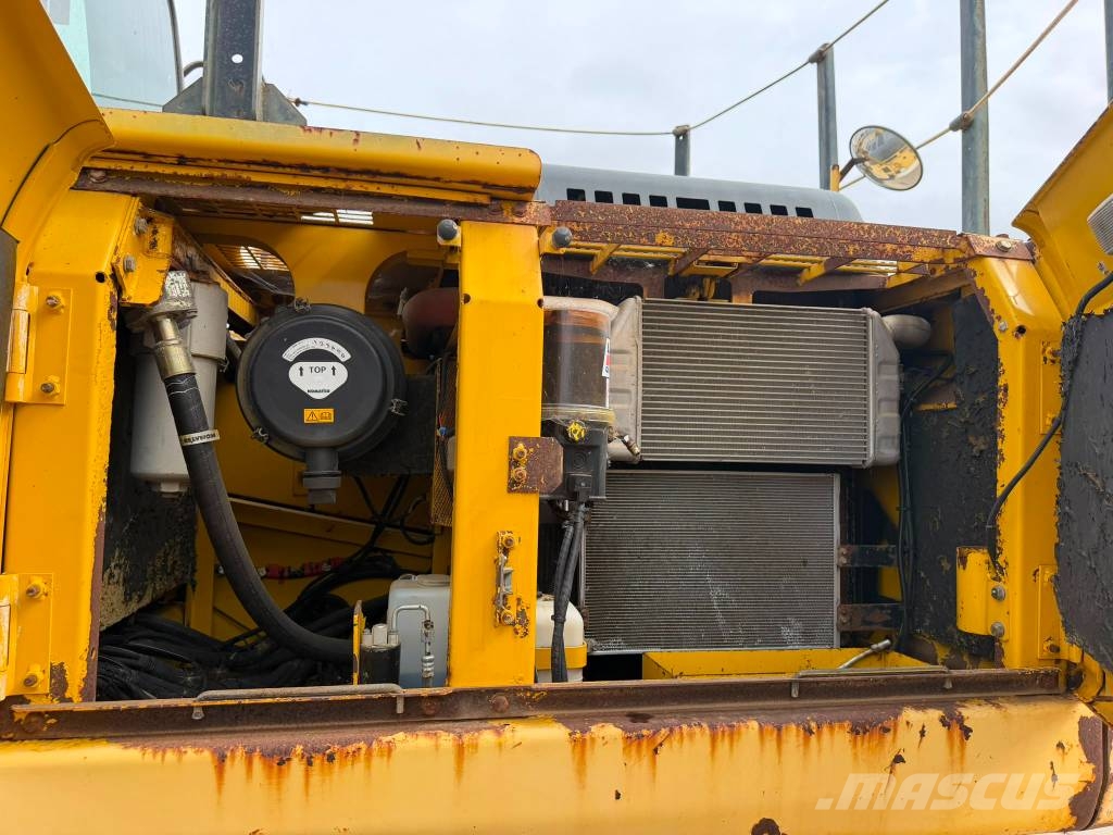 Komatsu PC 210 LC-7K حفارات زحافة