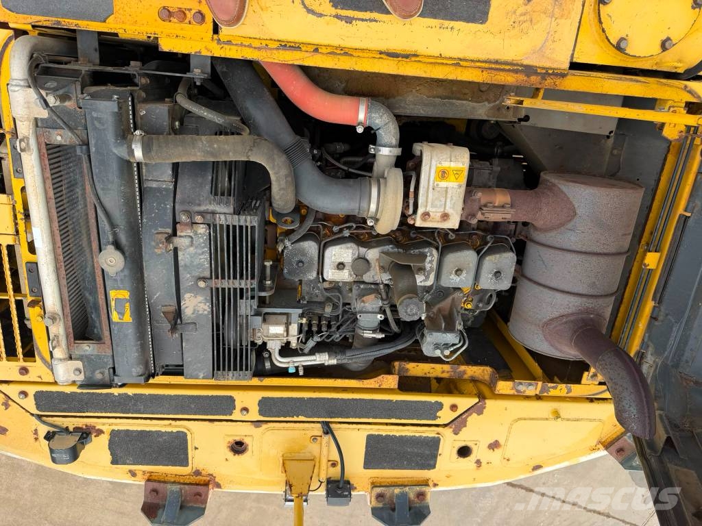Komatsu PC 210 LC-7K حفارات زحافة