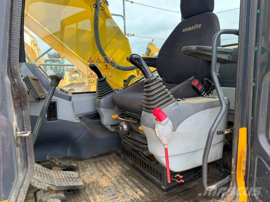 Komatsu PC 210 LC-7K حفارات زحافة
