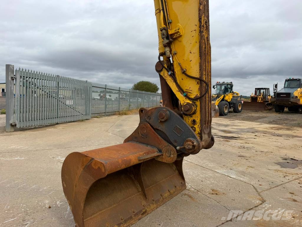 Komatsu PC 210 LC-7K حفارات زحافة