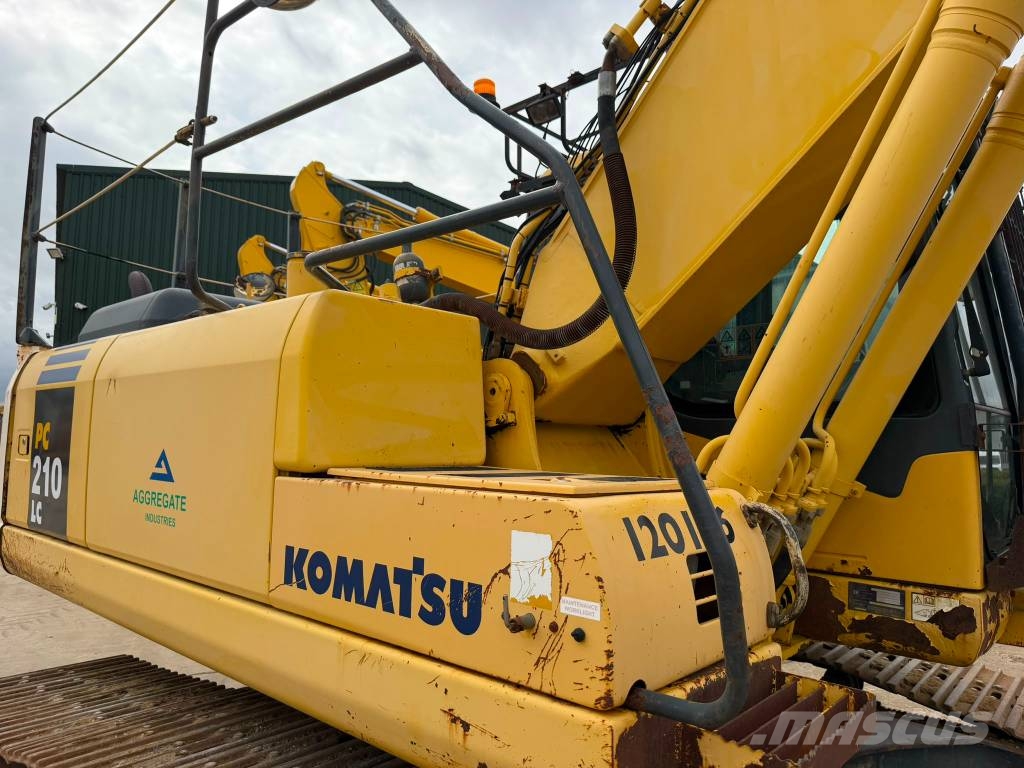 Komatsu PC 210 LC-7K حفارات زحافة