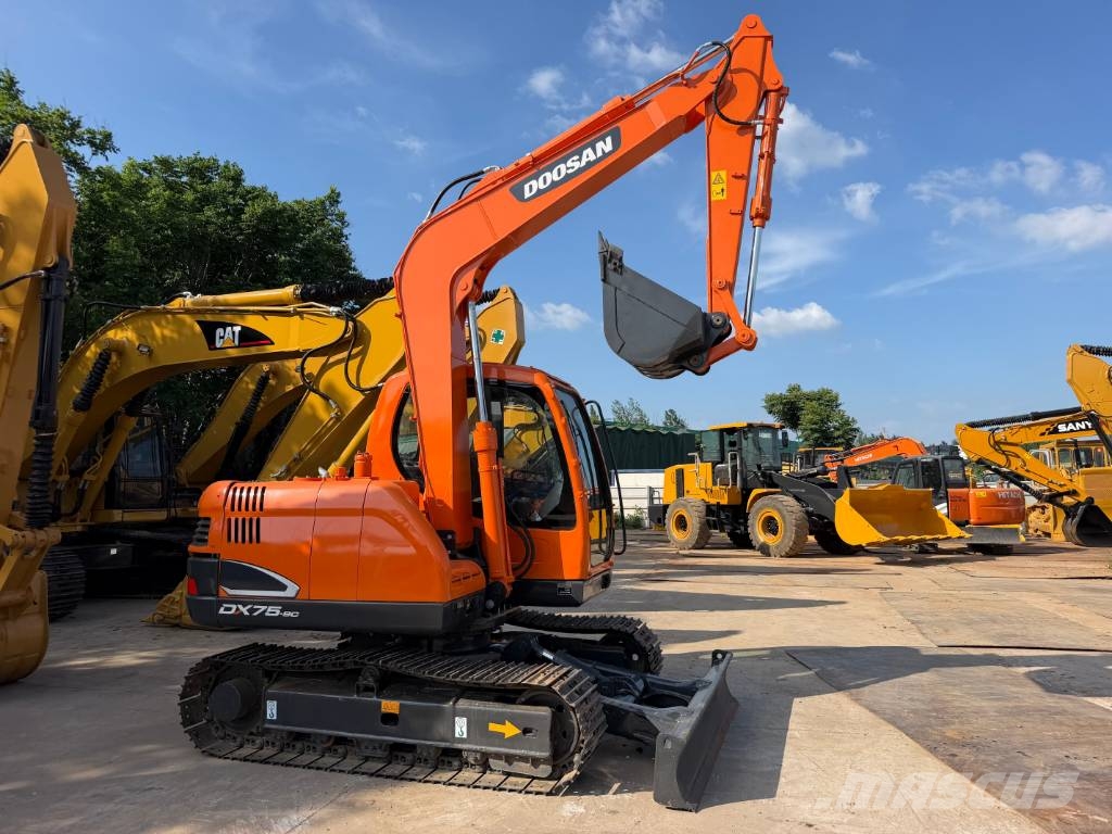 Doosan DX75 Bagri goseničarji