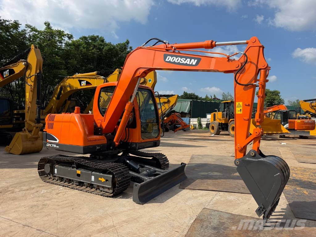 Doosan DX75 Bagri goseničarji