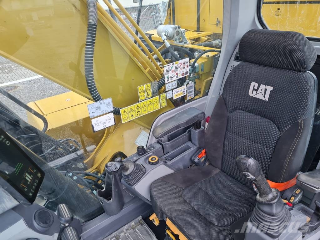 CAT 320 Bandgrävare