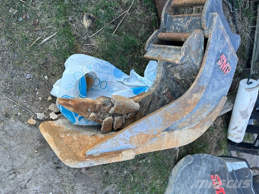 Hitachi ZX135US-7 حفارات زحافة