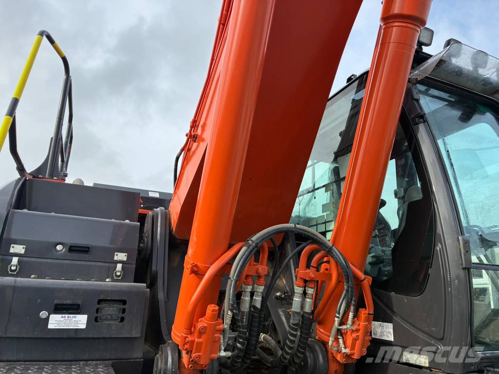 Hitachi ZX 350 LC-7 Kāpurķēžu ekskavatori