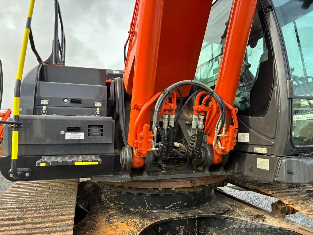 Hitachi ZX 350 LC-7 Kāpurķēžu ekskavatori
