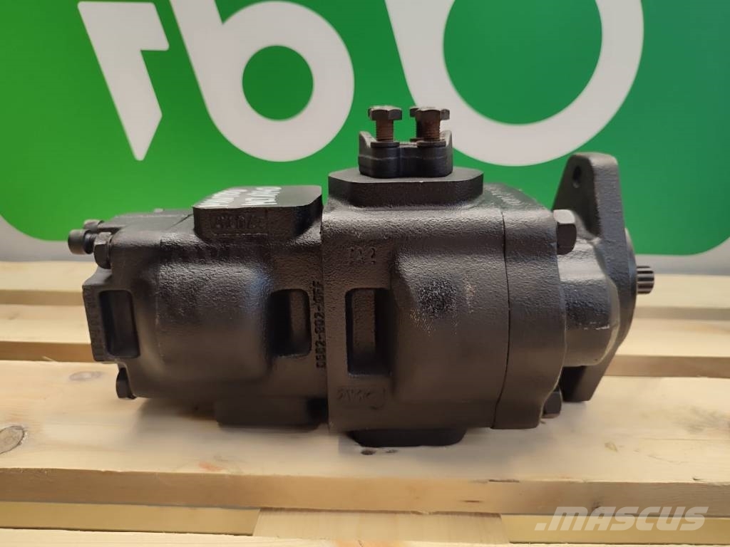  Hydraulic pump PARKER 7045021000 MANITOU MLT 1740 液压