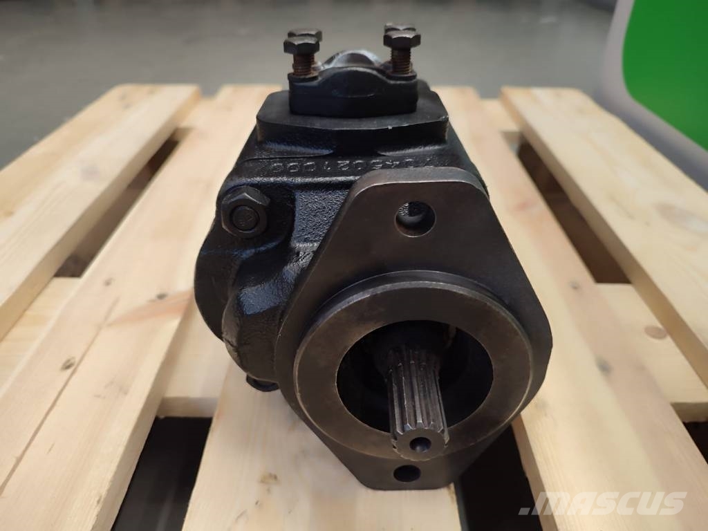  Hydraulic pump PARKER 7045021000 MANITOU MLT 1740 液压