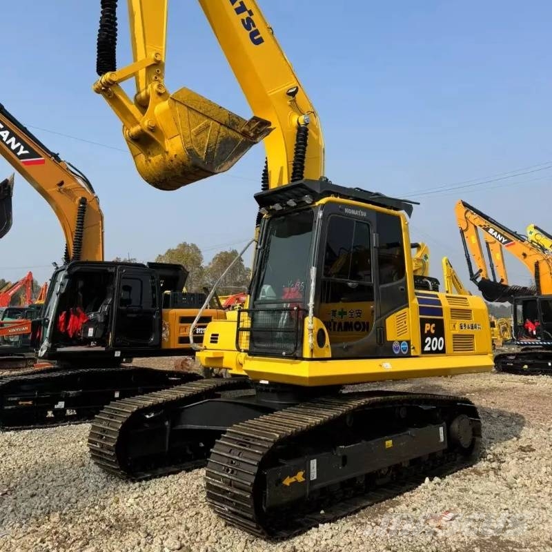 Komatsu PC 200 Bagri goseničarji