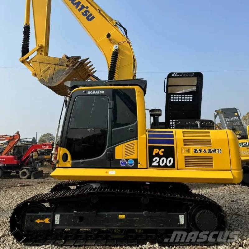 Komatsu PC 200 Bagri goseničarji