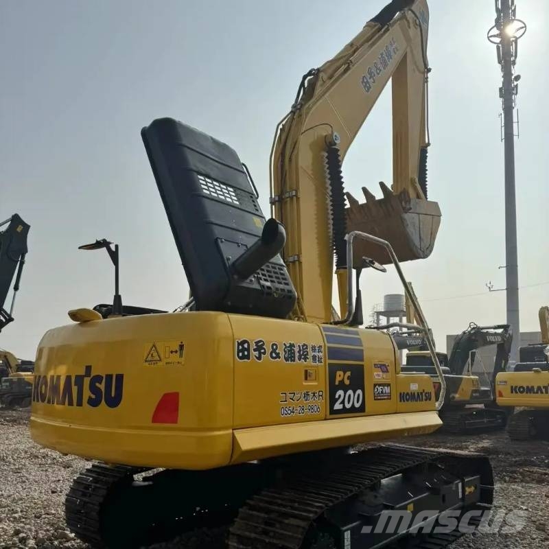 Komatsu PC 200 Bagri goseničarji