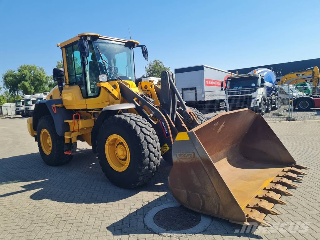 Volvo L 90 H    1073 h Pyöräkuormaajat