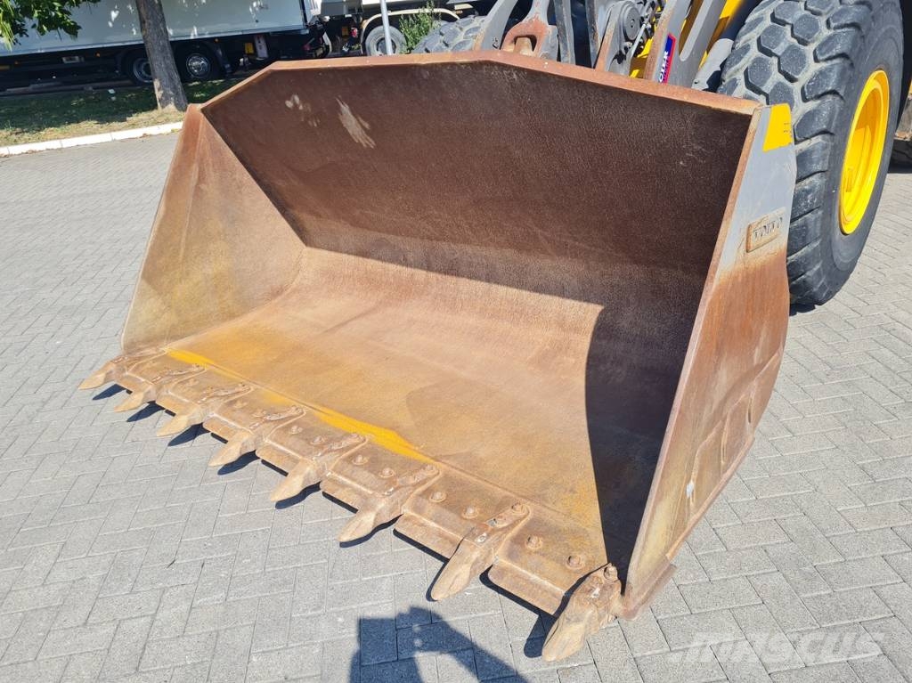 Volvo L 90 H    1073 h Pyöräkuormaajat