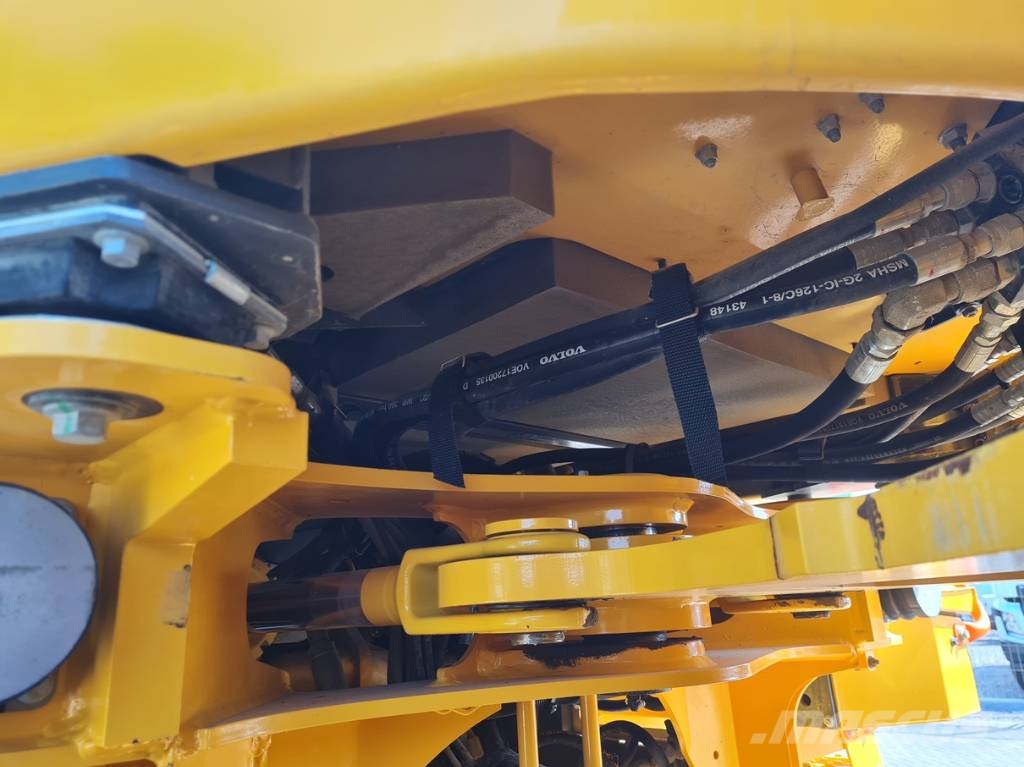 Volvo L 90 H    1073 h Pyöräkuormaajat