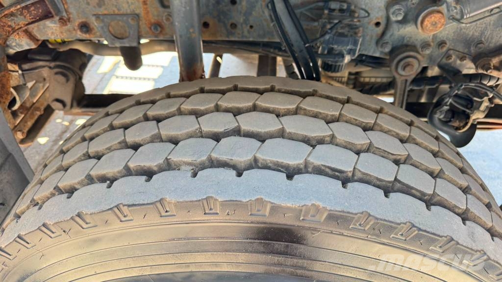 Mercedes-Benz ACTROS 3246 8x4 abroll HIAB - clutch - big axle Camiones grúa