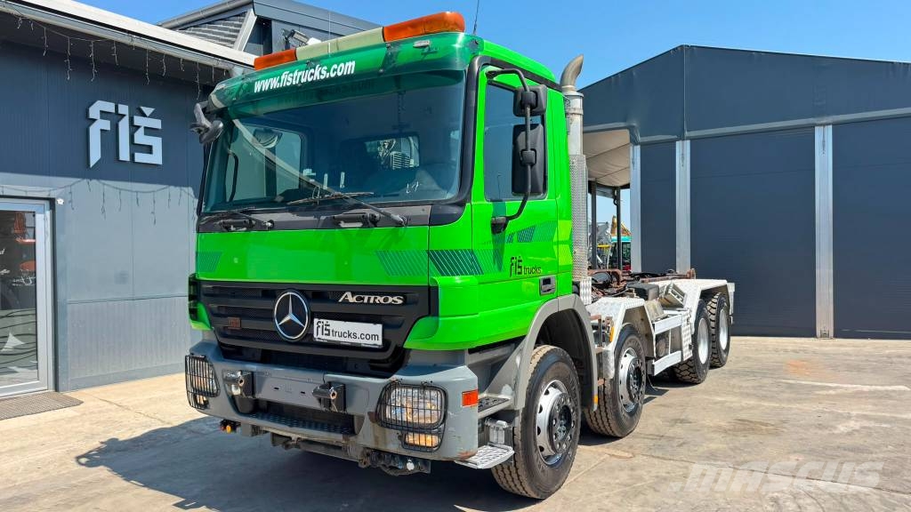 Mercedes-Benz ACTROS 3246 8x4 abroll HIAB - clutch - big axle Camiones grúa