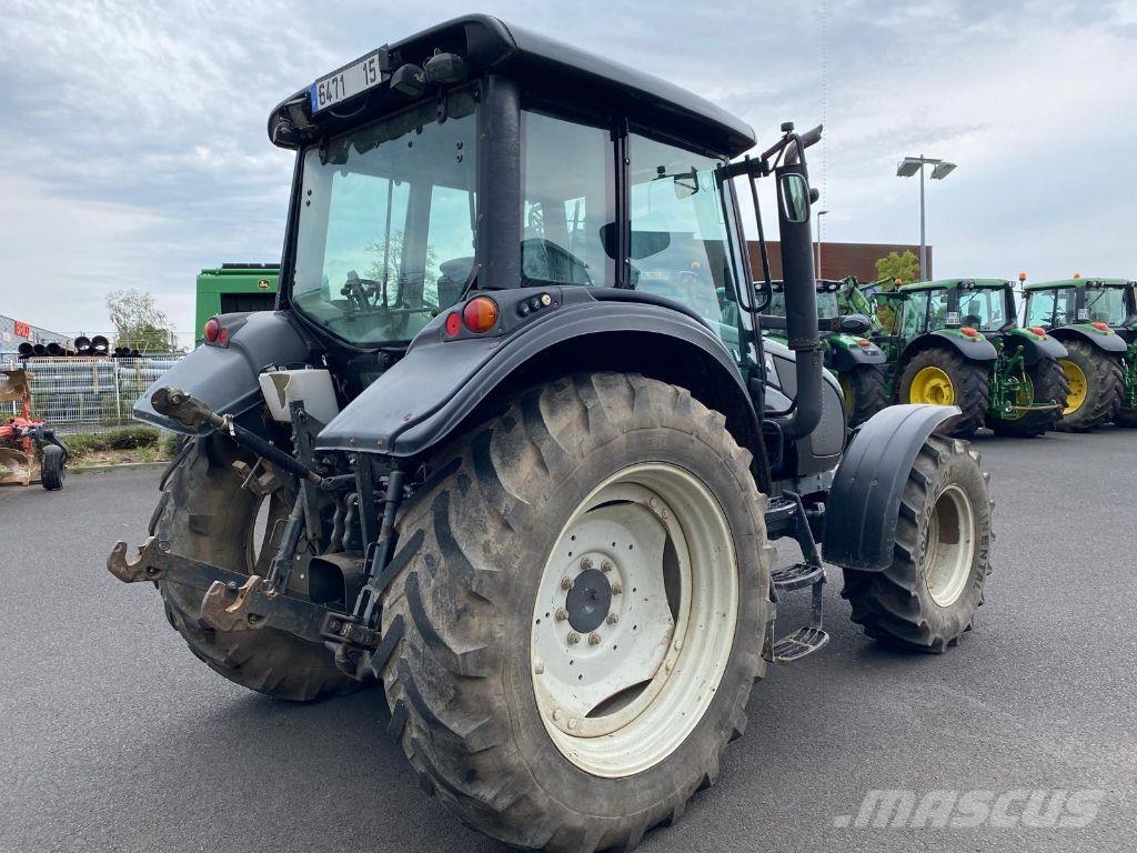 Valtra N92 HITECH Traktorok