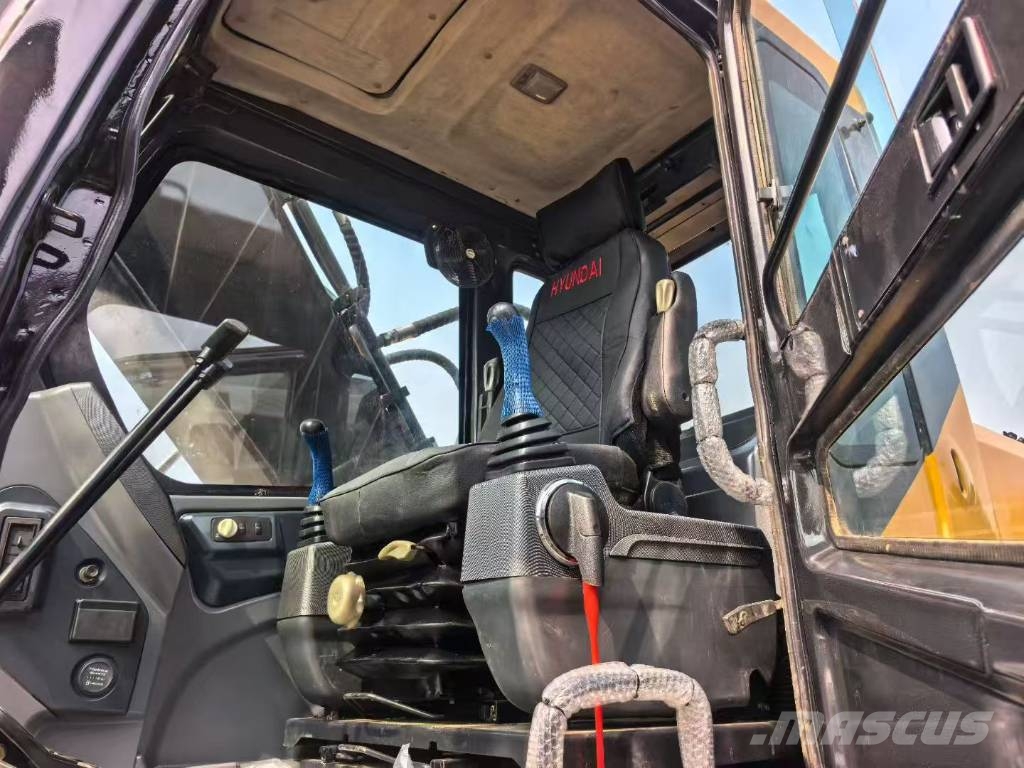 Hyundai HX 220 AL Excavadoras sobre orugas