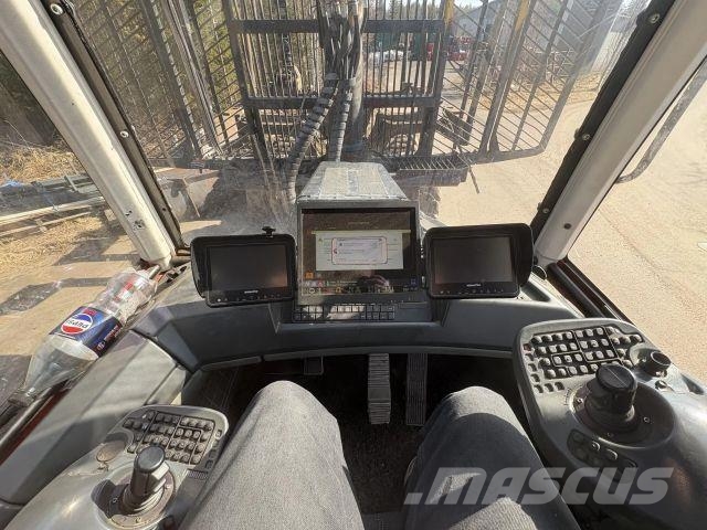 Komatsu 895 Comfort ride Forwarders
