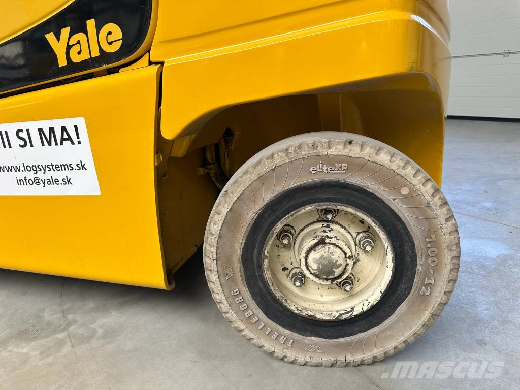 Yale ERP40VM E2370 شاحنات ذات رافعات شوكية تعمل بالكهرباء