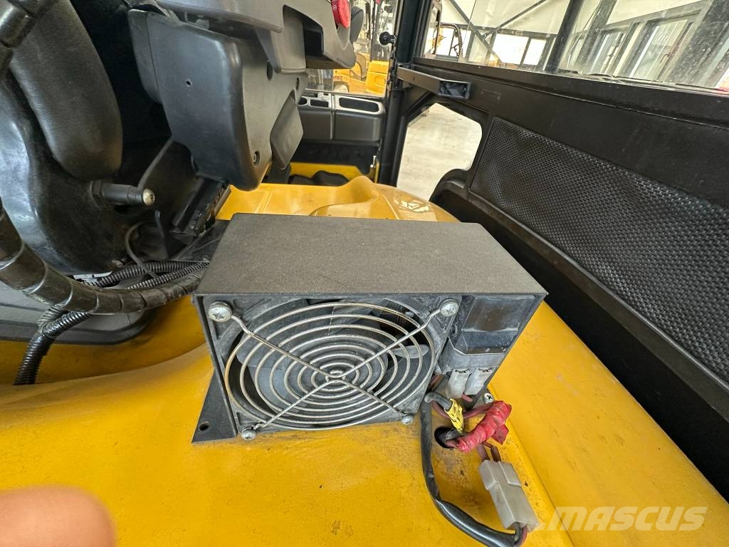 Yale ERP40VM E2370 شاحنات ذات رافعات شوكية تعمل بالكهرباء