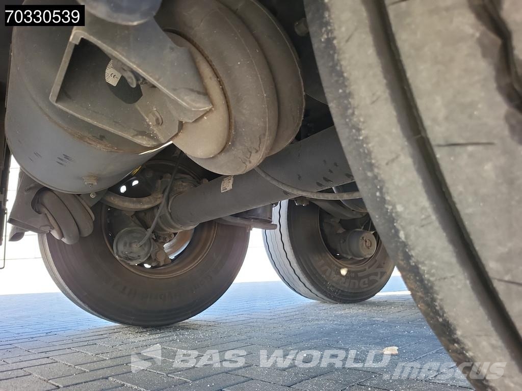 Schmitz Cargobull SCB*S3B 3 axles Liftaxle 1850 Engine Hours Semi remorque frigorifique