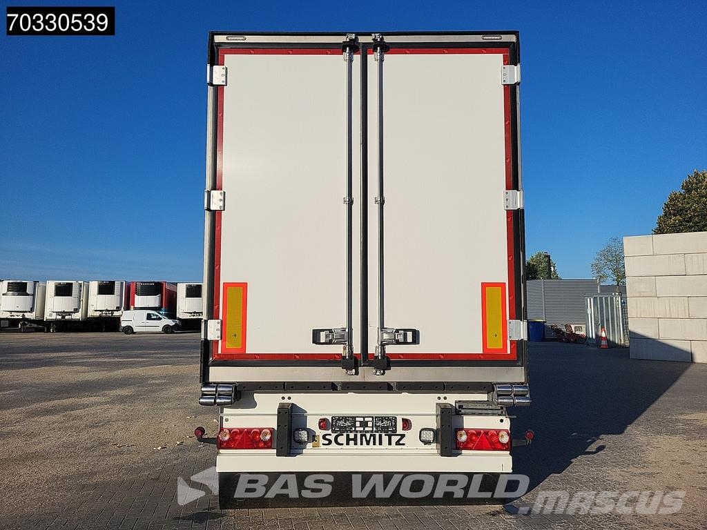 Schmitz Cargobull SCB*S3B 3 axles Liftaxle 1850 Engine Hours Semi remorque frigorifique