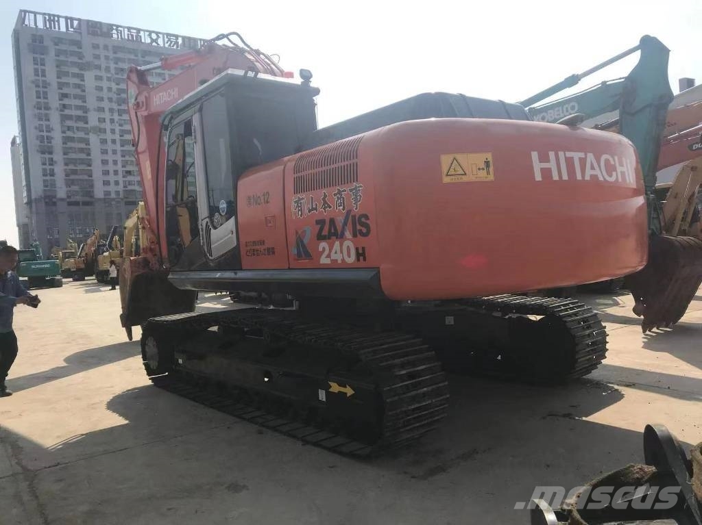 Hitachi 240-3 Excavatoare pe șenile
